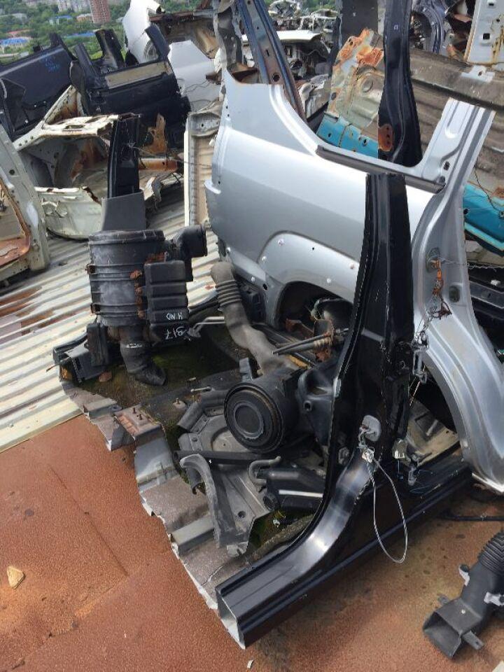 Крыло правое заднее NISSAN DUALIS KNJ10 - 3 ракурс