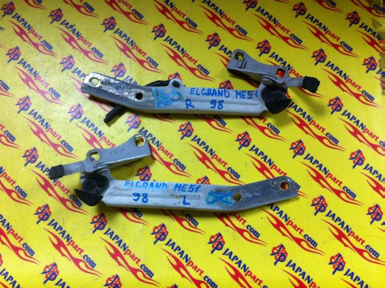 Петля капота NISSAN ELGRAND E51 - 1 ракурс