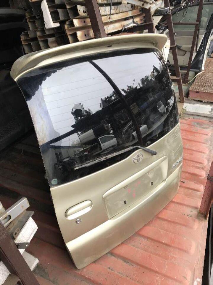 Дверь 5-я  TOYOTA FUNCARGO NCP20 NCP21 ,- 1 ракурс