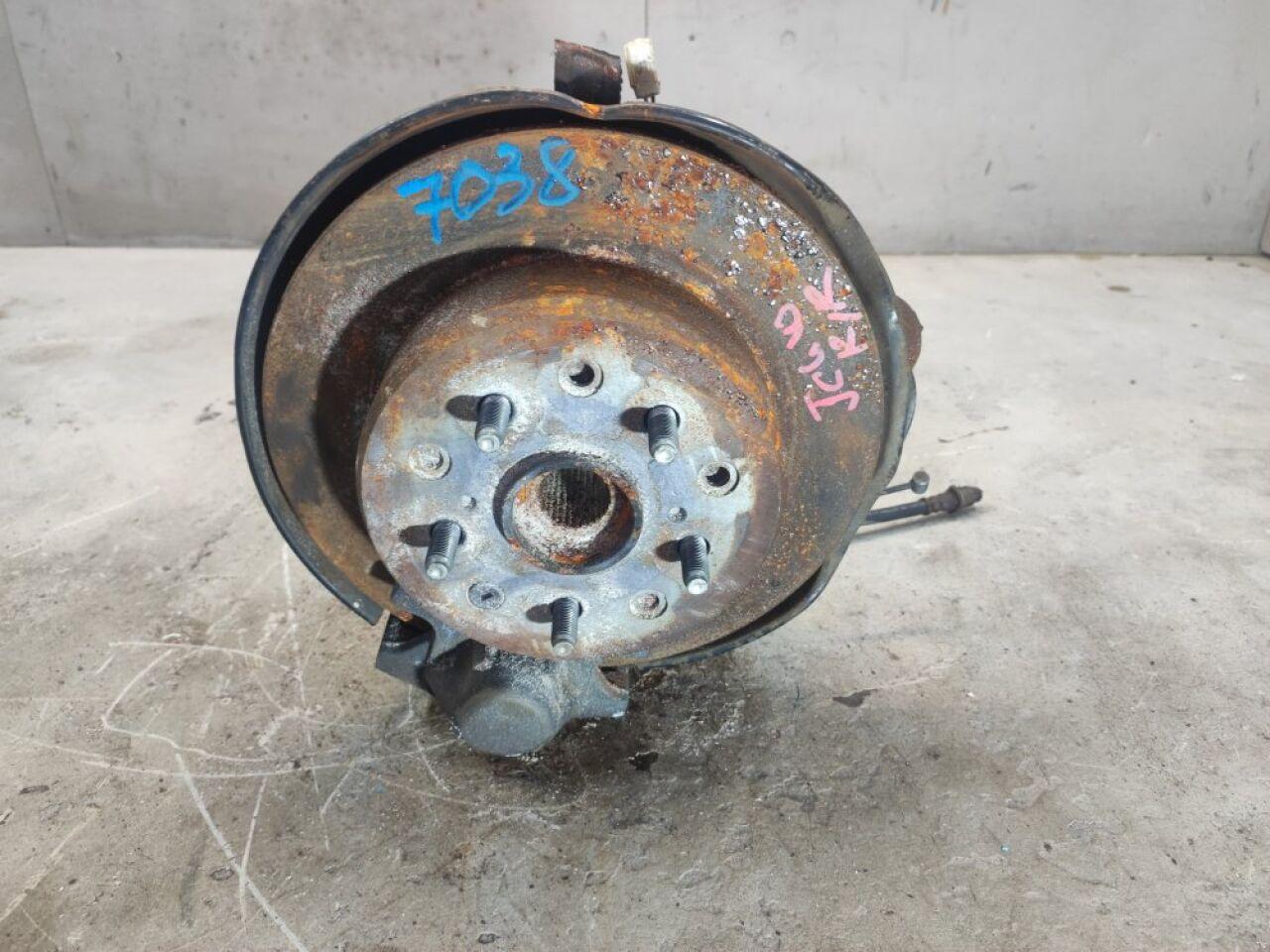 Ступица правая задняя  TOYOTA ALTEZZA, BREVIS, CROWN, MARK II, PROGRES, VEROSSA GXE10, JCE10, SXE10, JCG10, JCG11, GS171, JZS171, GX110, JZX110 1 ракурс