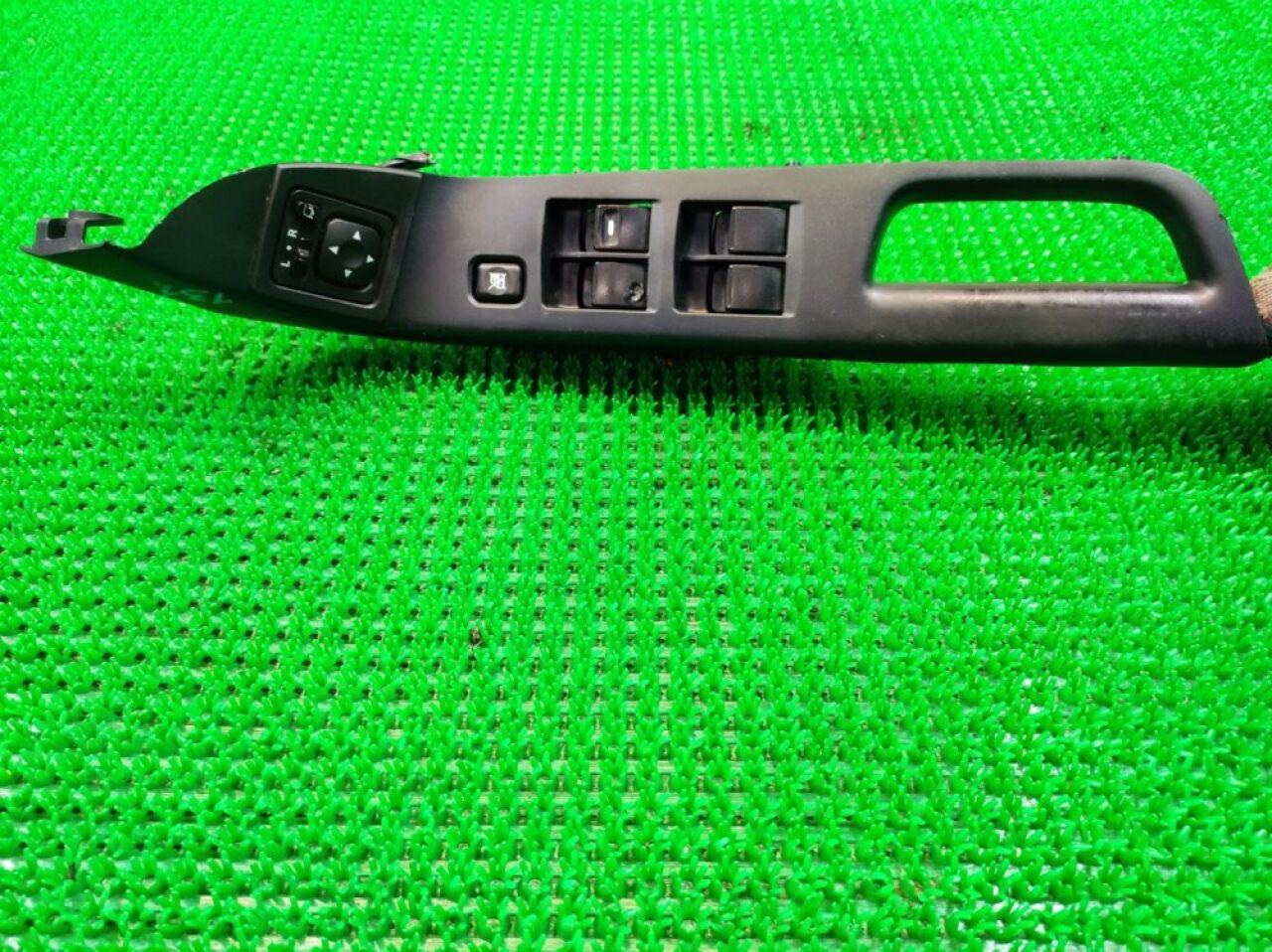 Блок упр. стеклоподьемниками правый передний MITSUBISHI GALANT FORTIS CX4A 8608A160 2 ракурс Блок упр. стеклоподьемниками правый передний MITSUBISHI GALANT FORTIS CX4A 8608A160 2 ракурс