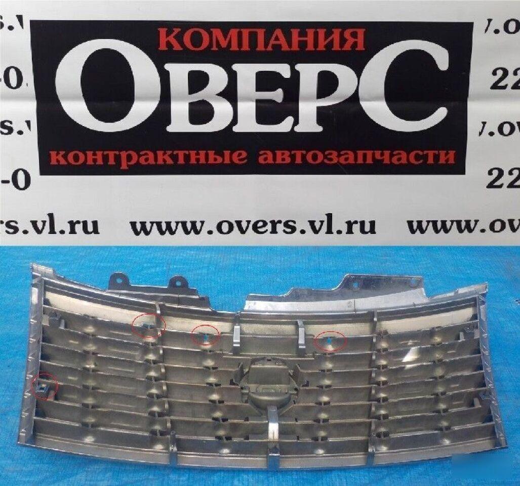 Решетка радиатора NISSAN ELGRAND E51 2 ракурс