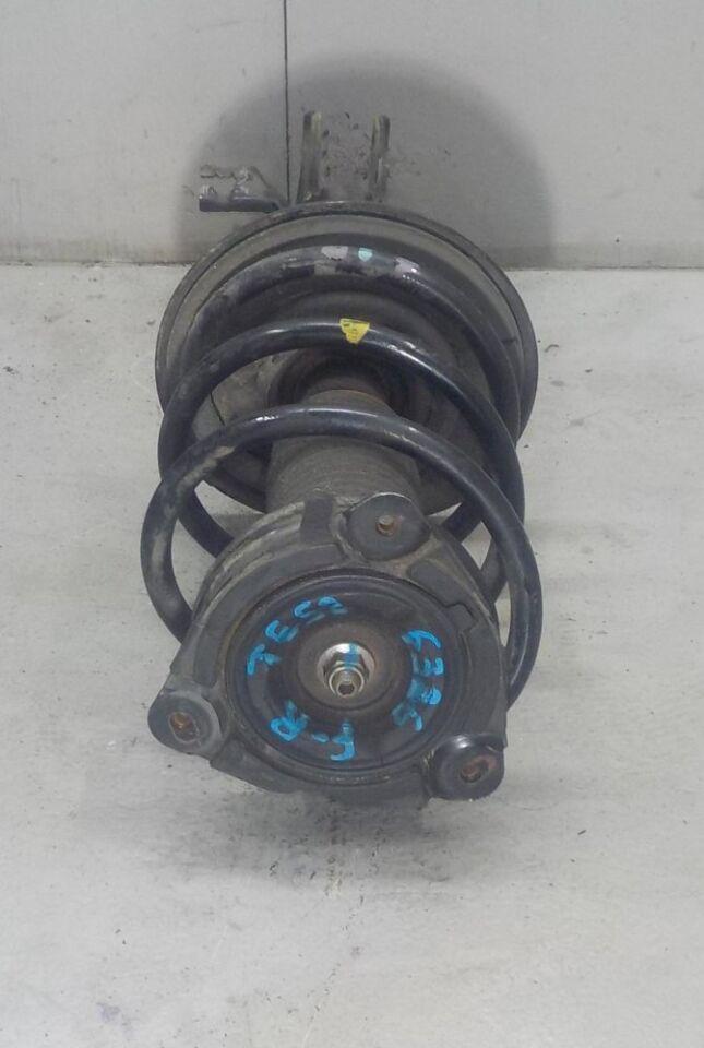 Стойка правая передняя NISSAN ELGRAND E52 2 ракурс