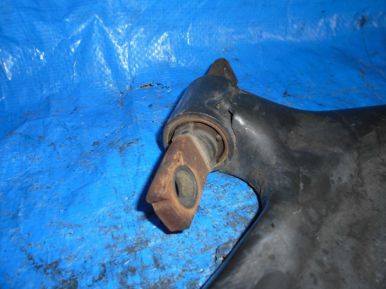 Рычаг правый передний нижний NISSAN DUALIS NJ10 4 ракурс