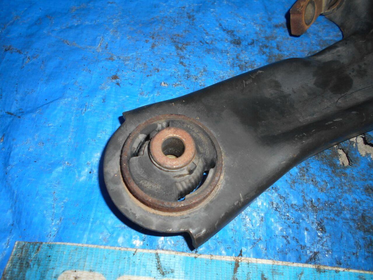 Рычаг правый передний нижний NISSAN DUALIS NJ10 5 ракурс