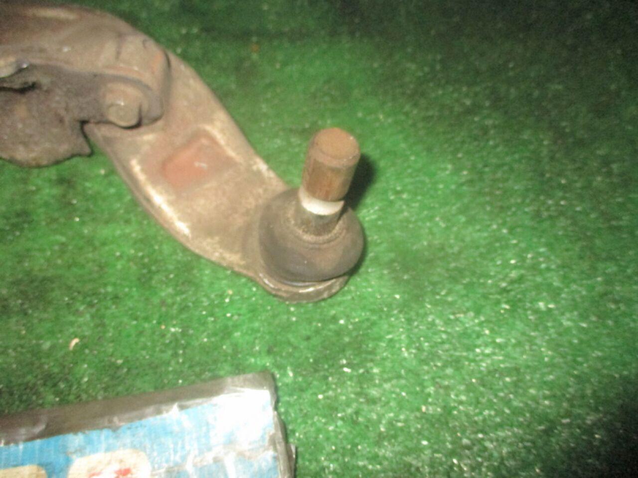 Рычаг правый передний нижний NISSAN ELGRAND TE52 4 ракурс