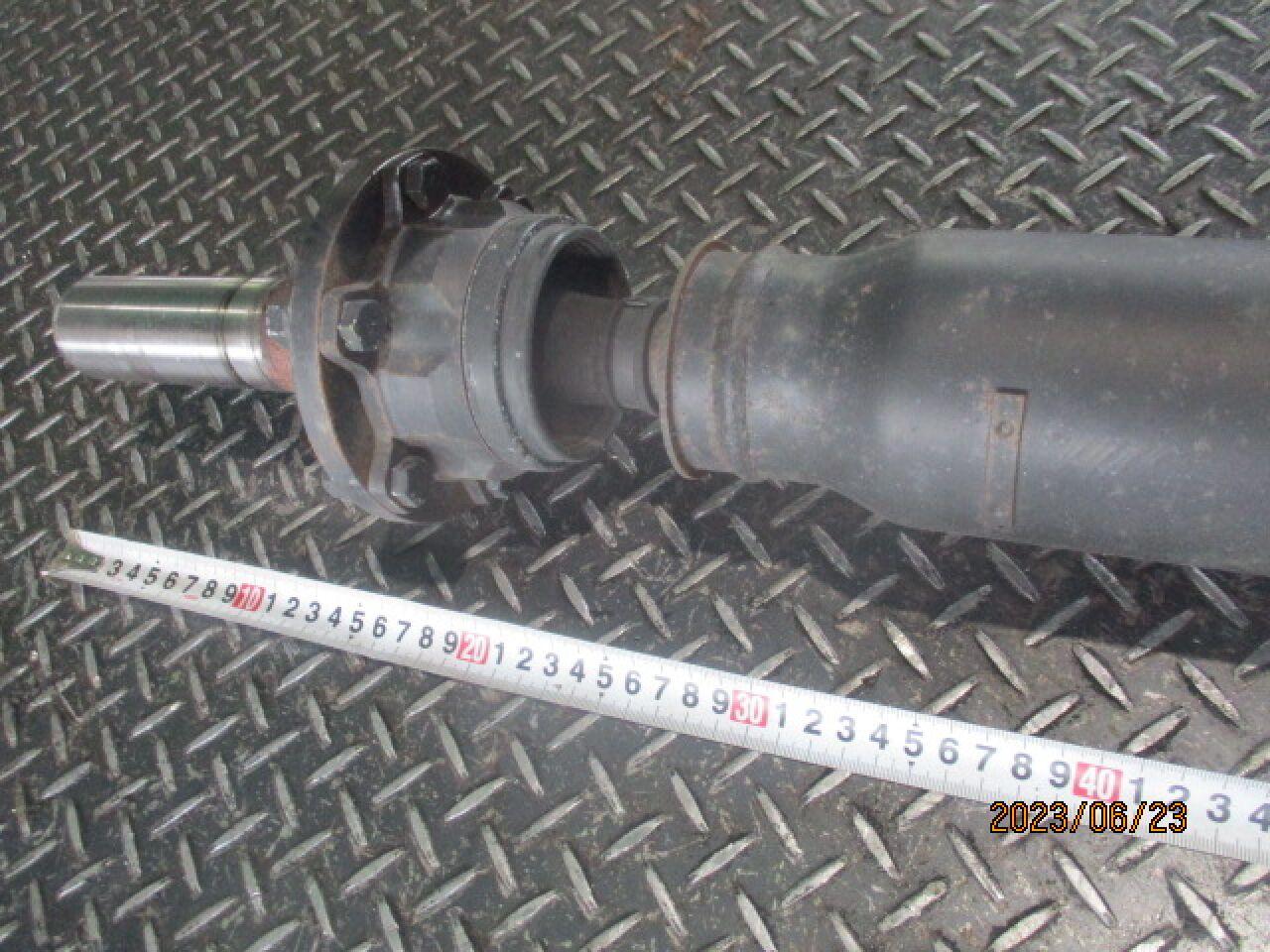 Карданный вал задний NISSAN ELGRAND NE51 VQ35DE 4 ракурс