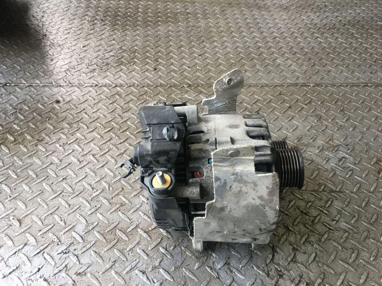 Генератор NISSAN SERENA FNC26 MR20DD 2310A 1VA0A 4 ракурс