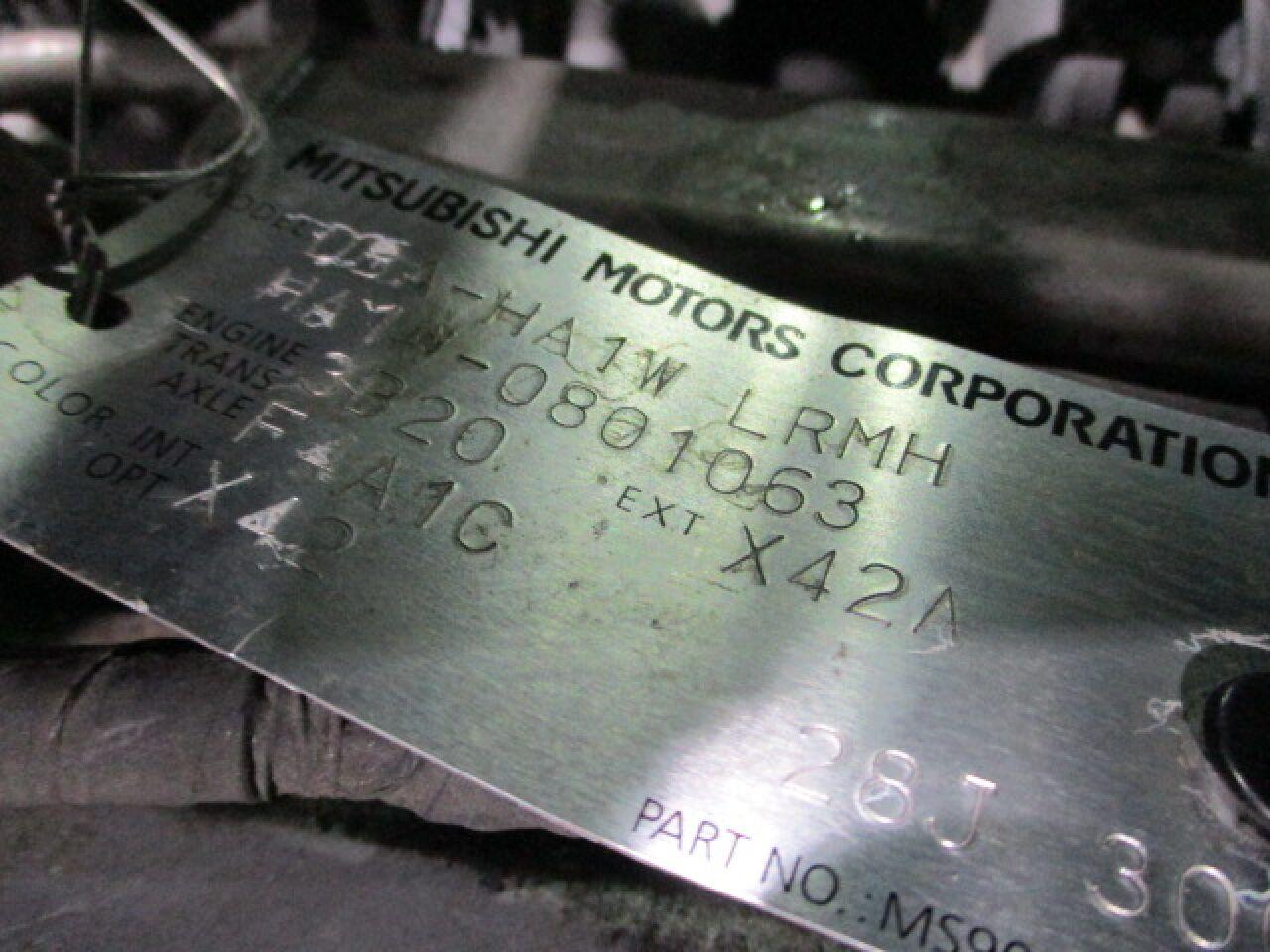 Двигатель MITSUBISHI I HA1W 3B20 BK0285 3 ракурс Двигатель MITSUBISHI I HA1W 3B20 BK0285 3 ракурс