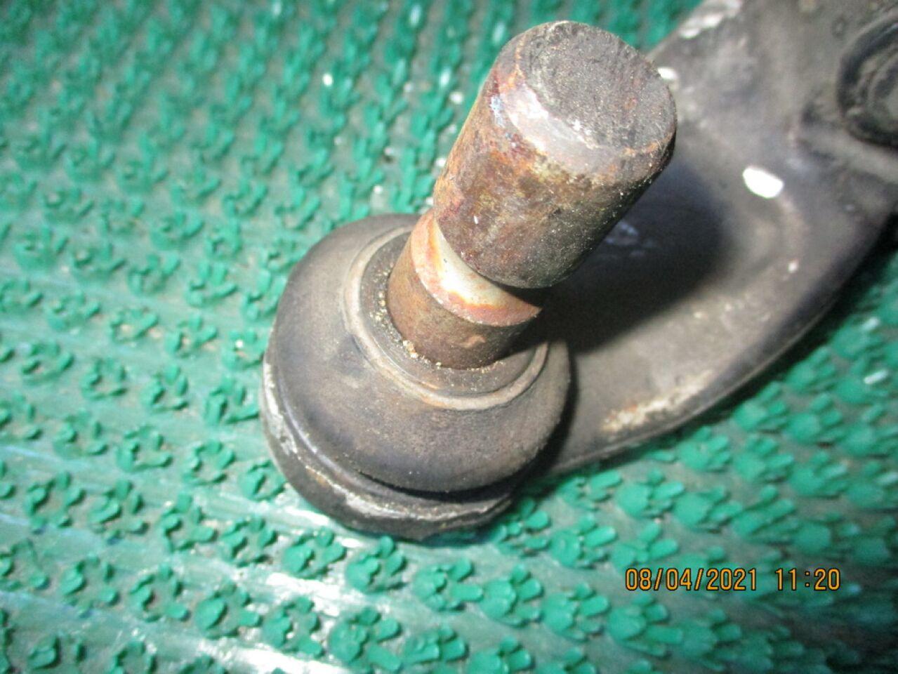 Рычаг левый передний нижний NISSAN ELGRAND TE52 3 ракурс