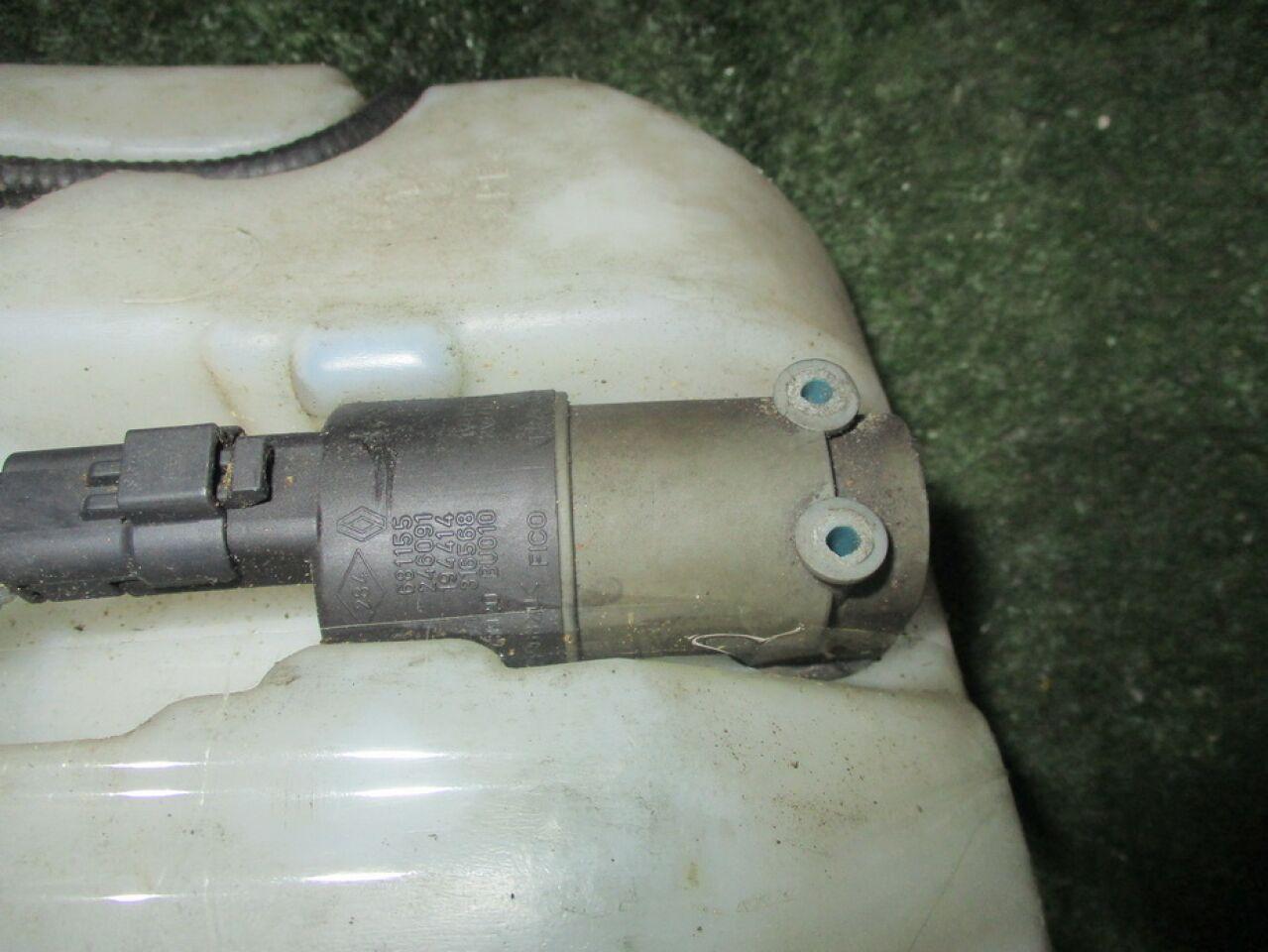 Бачок стеклоомывателя NISSAN DUALIS J10 3 ракурс