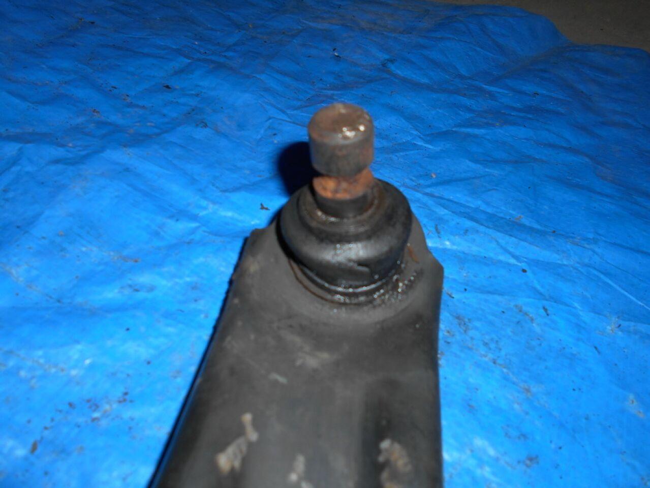 Рычаг левый передний нижний NISSAN DUALIS NJ10 4 ракурс