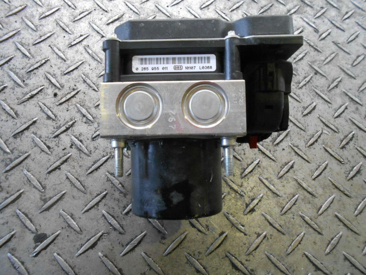 Блок abs AUDI A1 8X 6R0907379AH 5 ракурс Блок abs AUDI A1 8X 6R0907379AH 5 ракурс