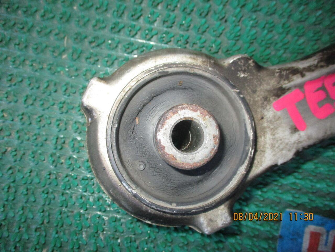 Рычаг правый передний нижний NISSAN ELGRAND TE52 2 ракурс