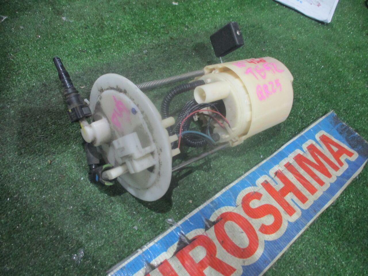 Топливный насос NISSAN ELGRAND TE52 QR25DE 2 ракурс Топливный насос NISSAN ELGRAND TE52 QR25DE 2 ракурс