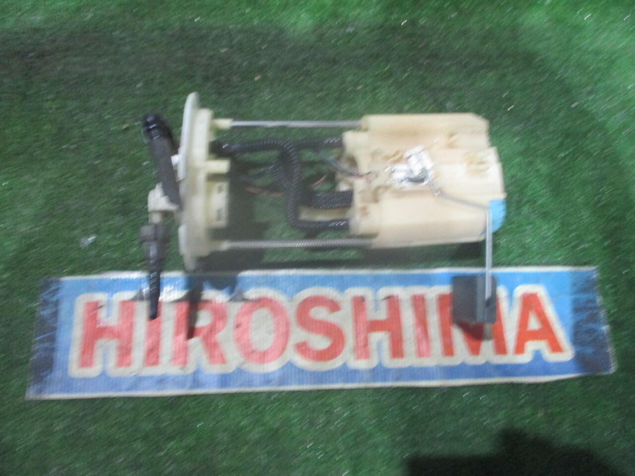 Топливный насос NISSAN ELGRAND TE52 QR25DE 3 ракурс