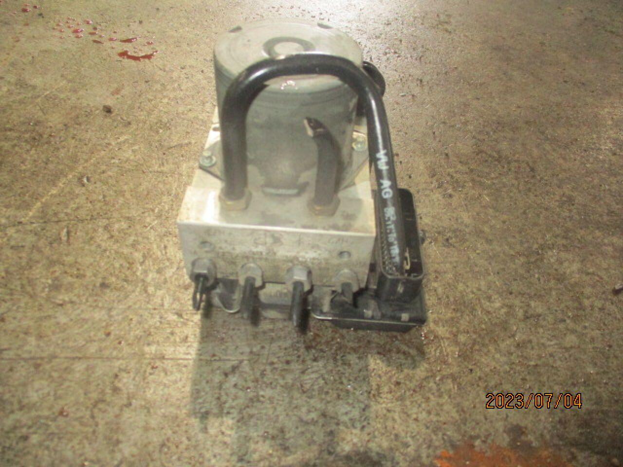 Блок abs AUDI A4 8K 8K0907379BF 4 ракурс