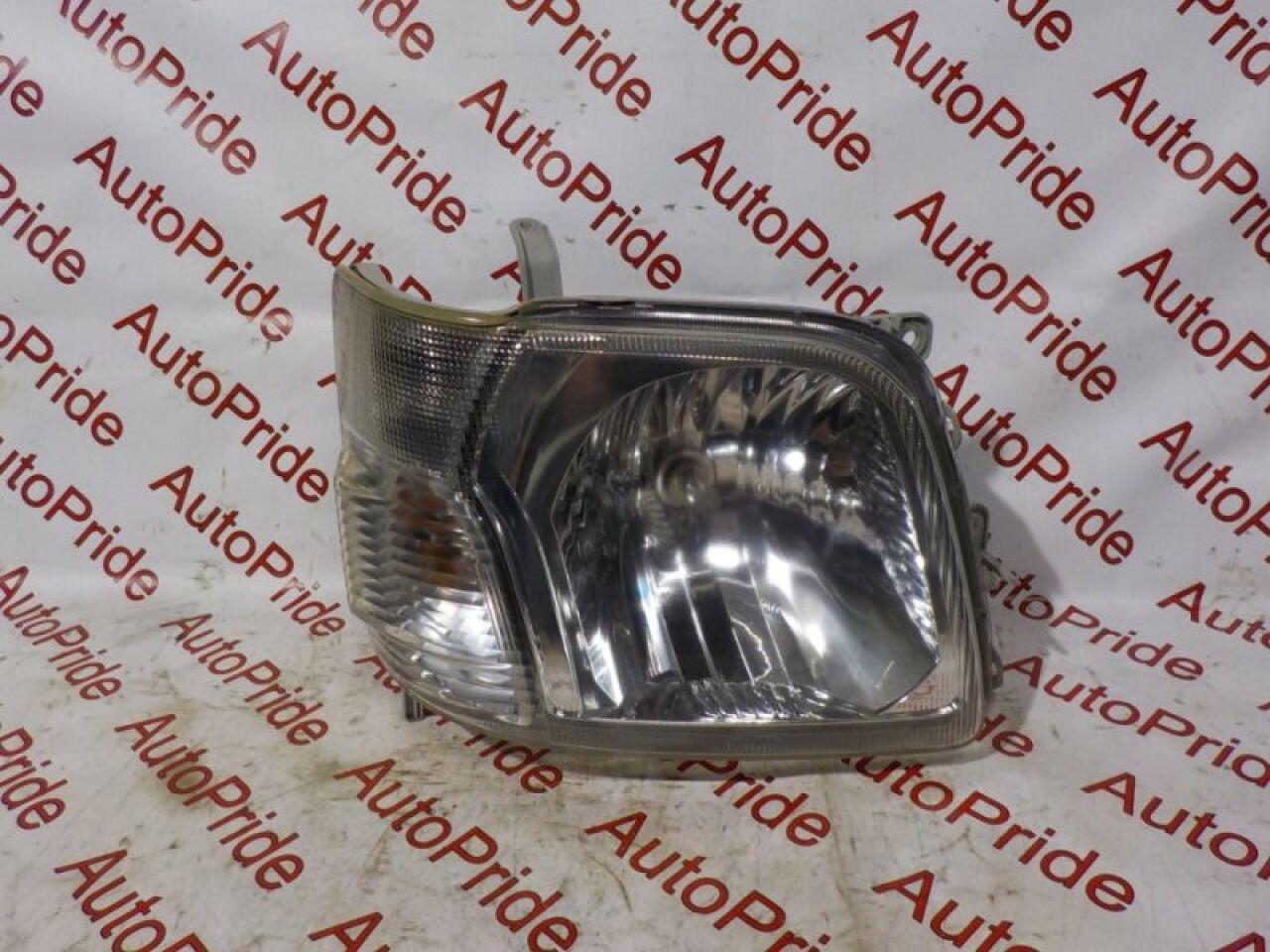Фара правая DAIHATSU HIJET S330VS331 100-51771 1 ракурс