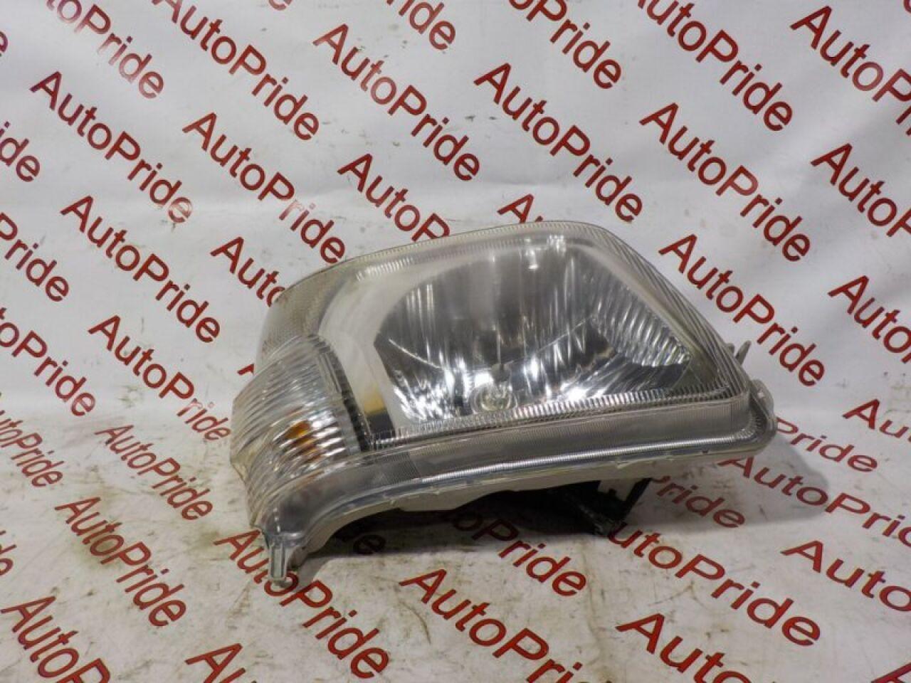 Фара правая DAIHATSU HIJET S330VS331 100-51771 4 ракурс