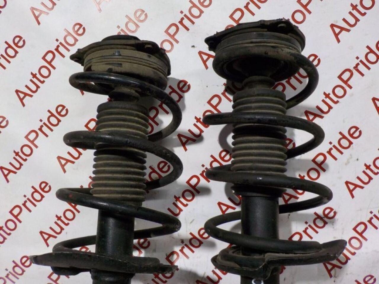 Стойка передняя NISSAN JUKE NF15 MR16DDT 3 ракурс
