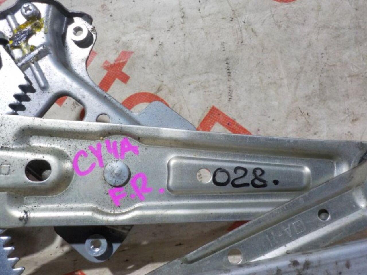 Стеклоподъемник правый передний MITSUBISHI GALANT FORTIS CY4A 2 ракурс