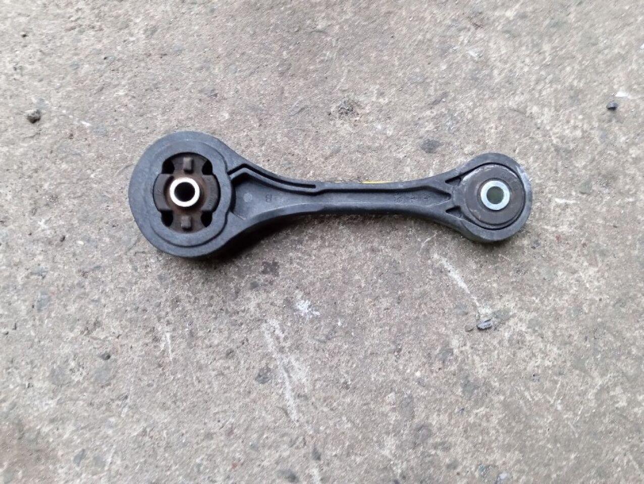 Подушка двигателя задняя SUBARU LEVORG VM4 VMG FB16 41040FE000 1 ракурс