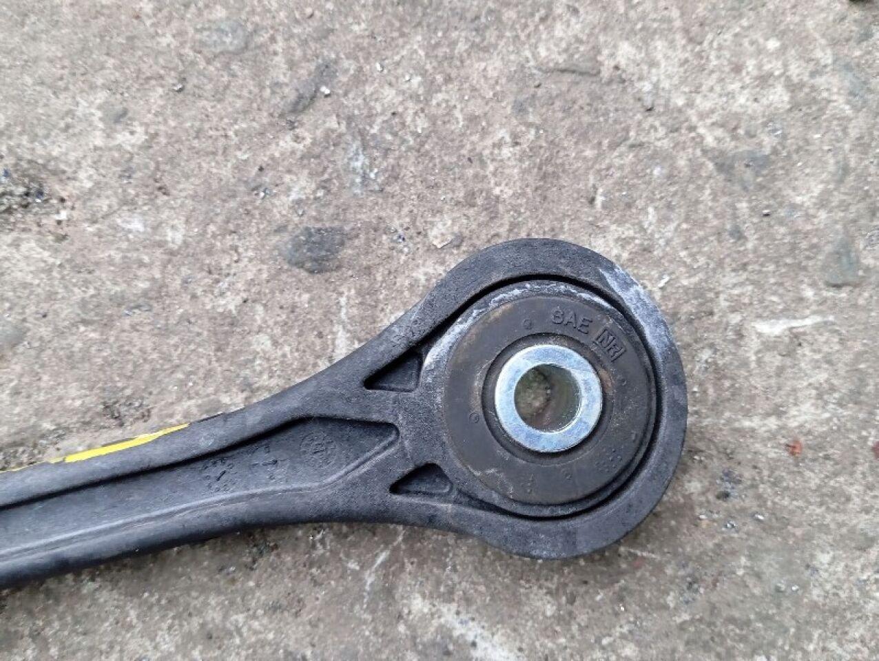 Подушка двигателя задняя SUBARU LEVORG VM4 VMG FB16 41040FE000 2 ракурс