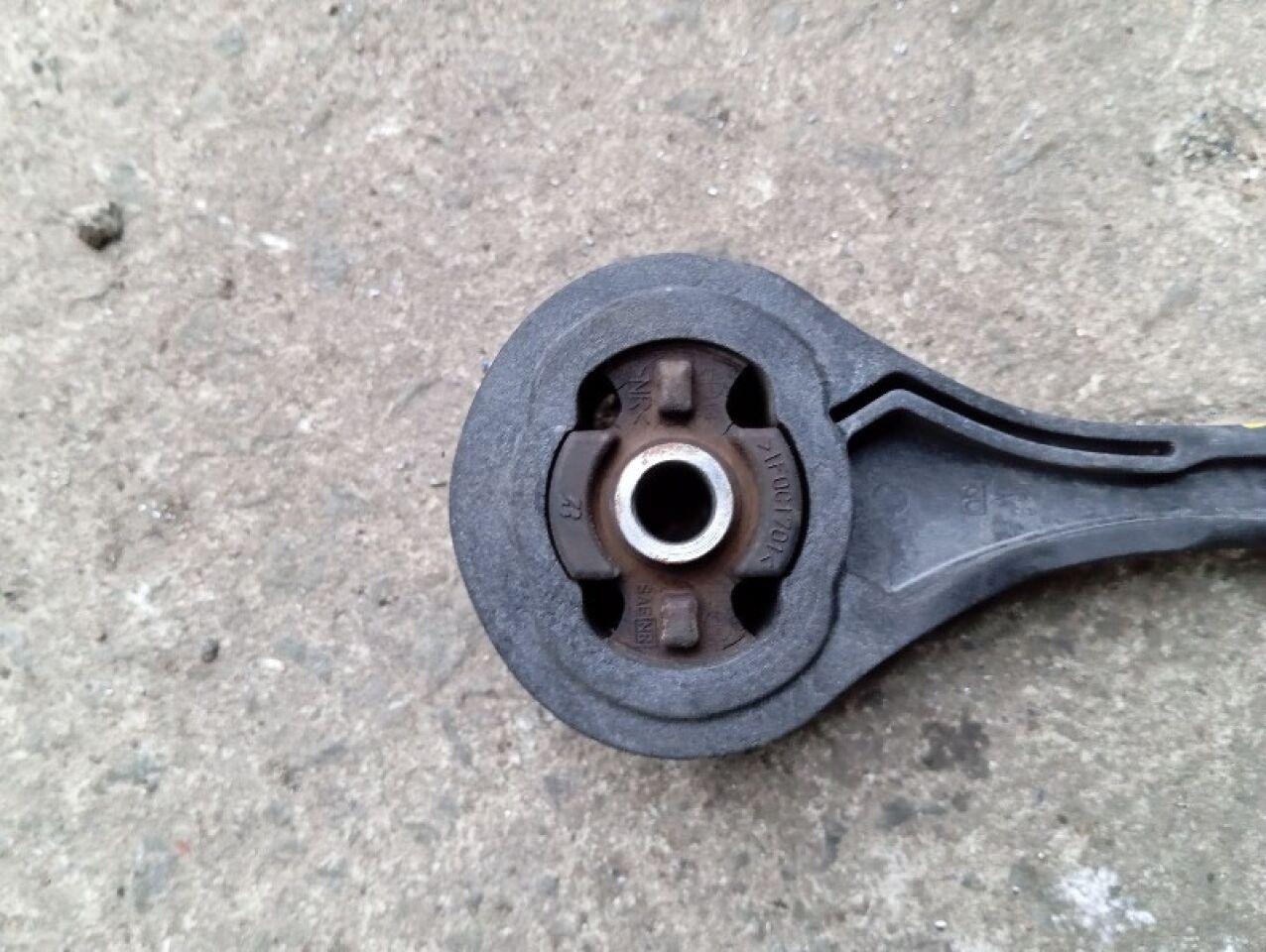 Подушка двигателя задняя SUBARU LEVORG VM4 VMG FB16 41040FE000 3 ракурс