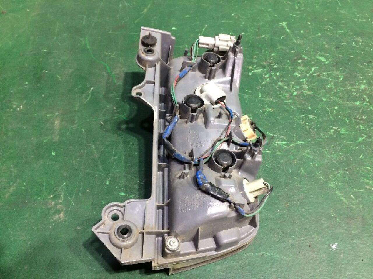 Стоп-сигнал левый задний NISSAN ELGRAND PE52 - 2 ракурс