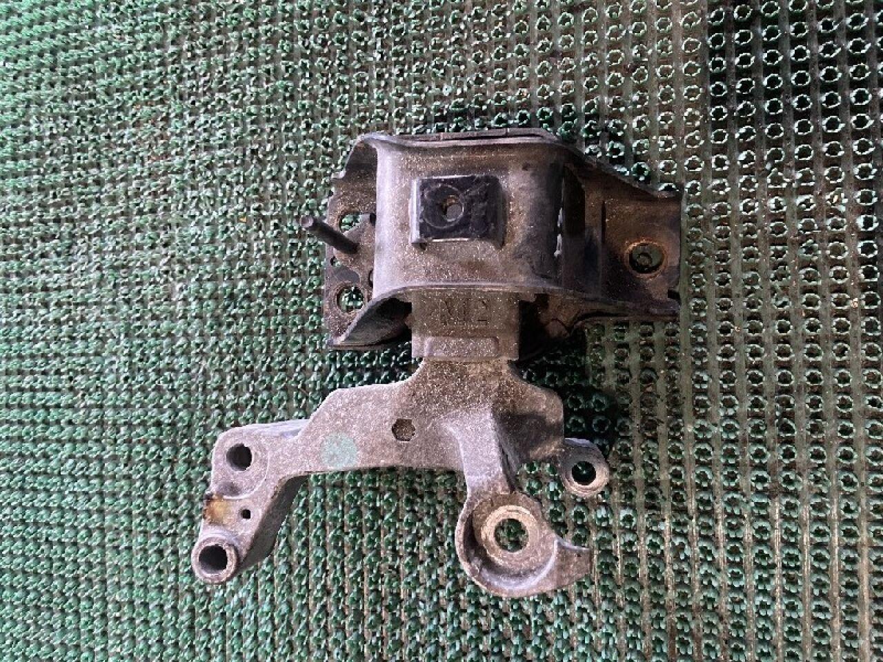 Подушка двигателя правая NISSAN DUALIS KJ10 MR20 - 2 ракурс