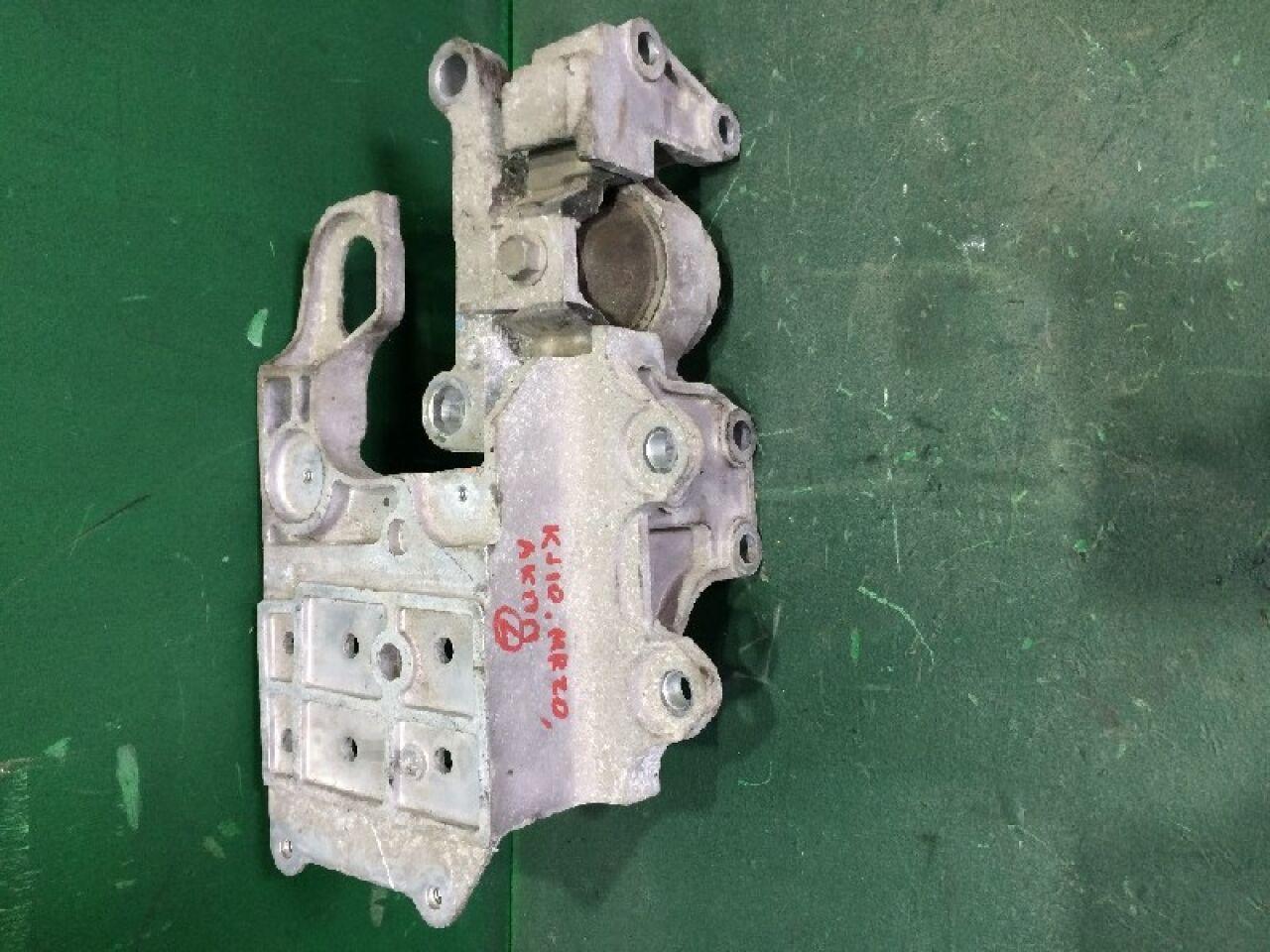 Подушка двигателя левая NISSAN DUALIS KJ10 MR20 - 2 ракурс