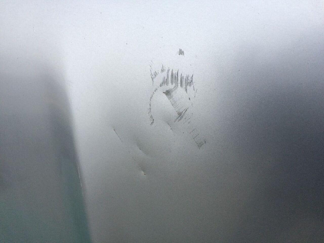 Капот NISSAN DUALIS J10 - 2 ракурс Капот NISSAN DUALIS J10 - 2 ракурс