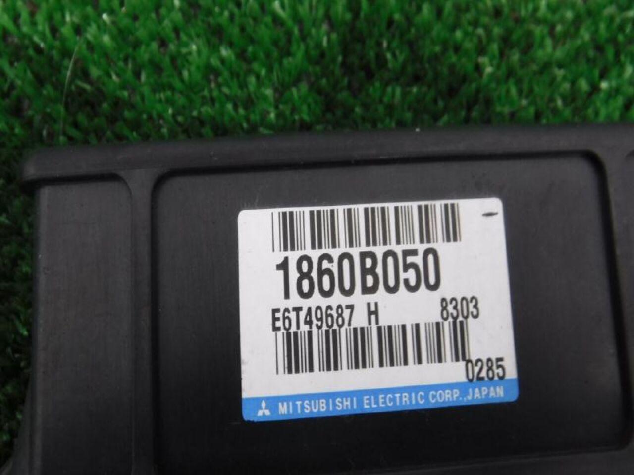 Блок efi MITSUBISHI I HA1W 3B20 E6T49687 1860b050 3 ракурс