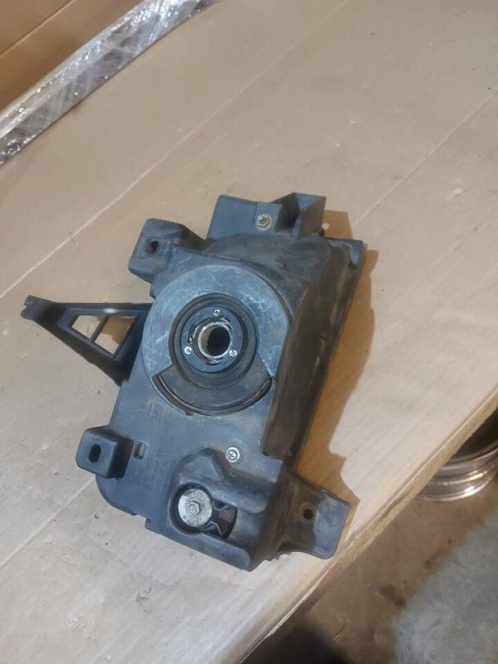 Туманка левая передняя TOYOTA LANDCRUISER 200 60-141 2 ракурс