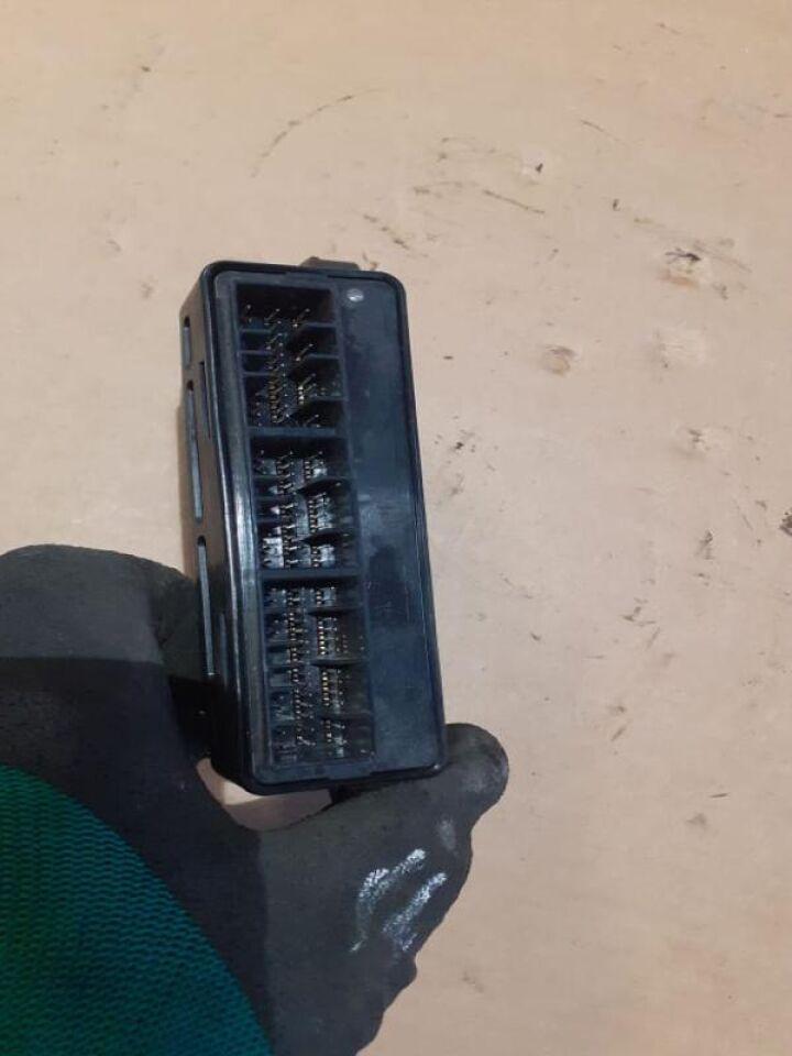 Блок efi MITSUBISHI I HA1W 3B20 E6T49673 1860A700 2 ракурс Блок efi MITSUBISHI I HA1W 3B20 E6T49673 1860A700 2 ракурс