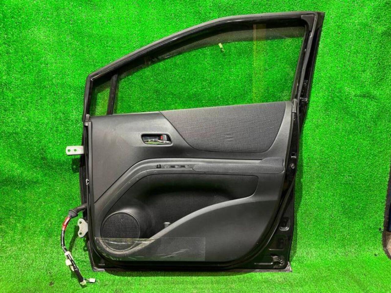 Дверь правая передняя TOYOTA SIENTA NCP175 1NZFE 3 ракурс