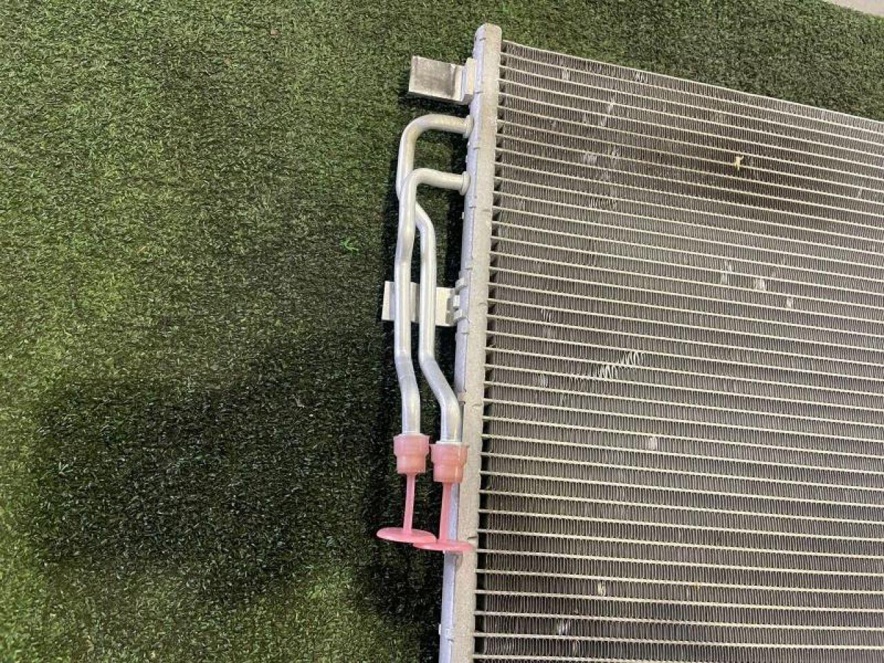 Радиатор кондиционера NISSAN ELGRAND E52 2 ракурс