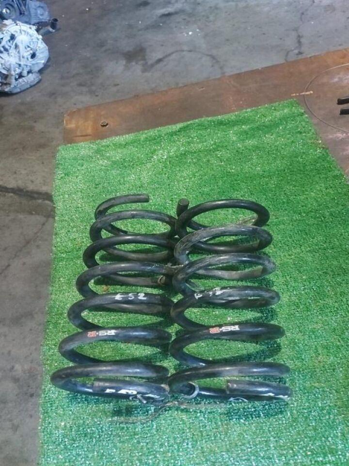 Пружина задняя NISSAN ELGRAND E52 3 ракурс