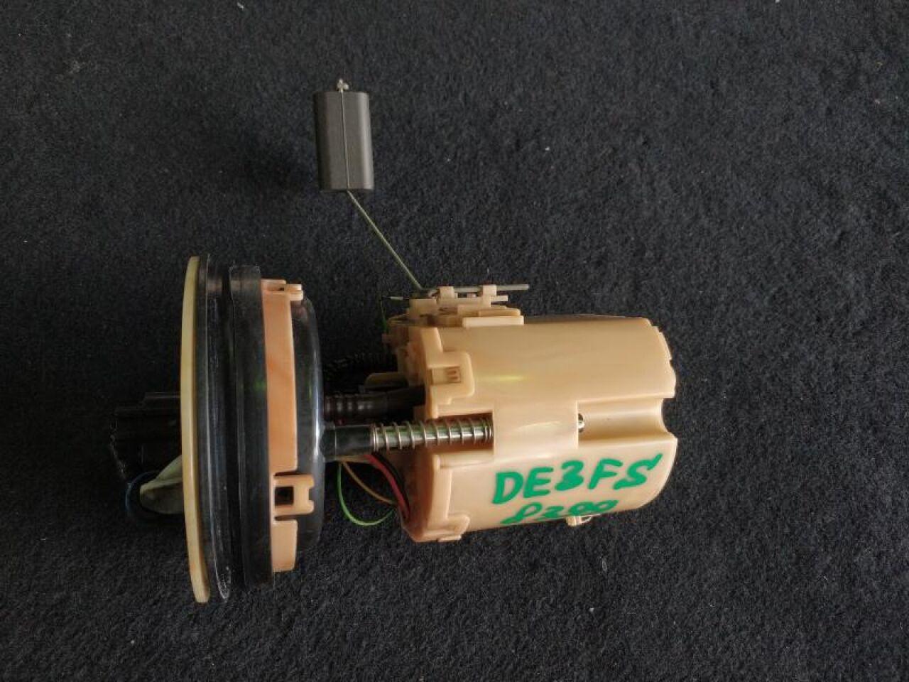 Топливный насос  MAZDA DEMIO DE3FS ZJ 1 ракурс