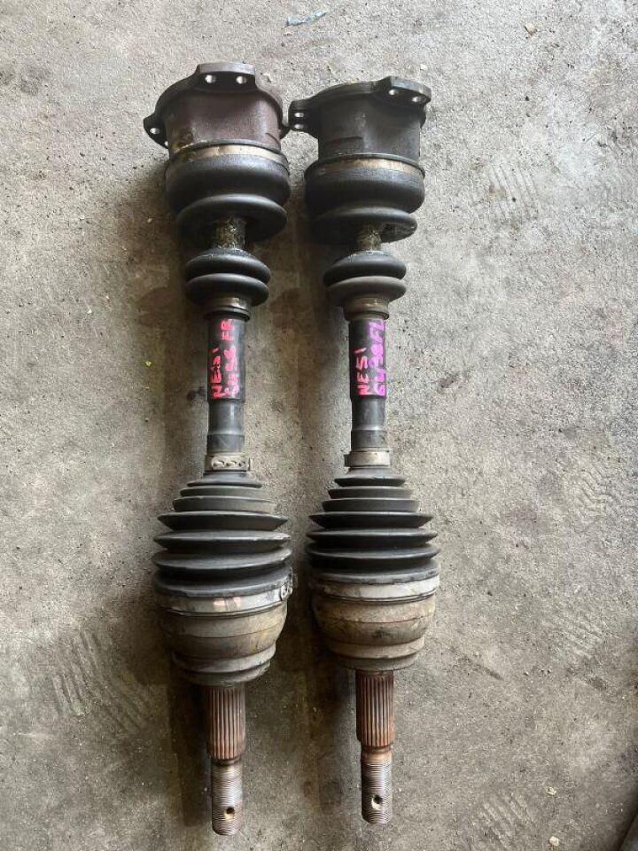 Привод правый передний NISSAN ELGRAND NE51 VQ35DE 4WD 1 ракурс