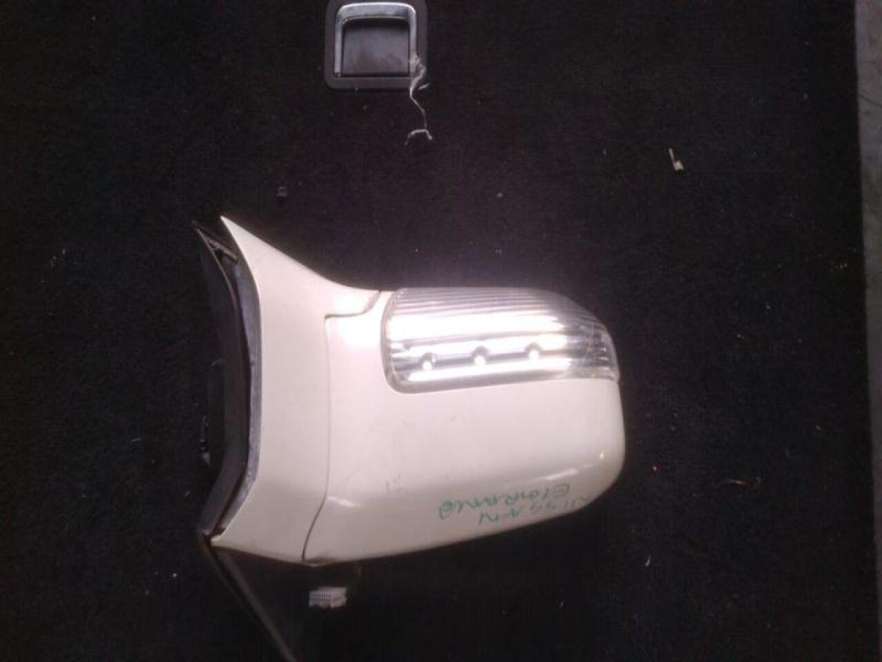 Зеркало правое переднее NISSAN ELGRAND MNE51 VQ25 7k 2 ракурс