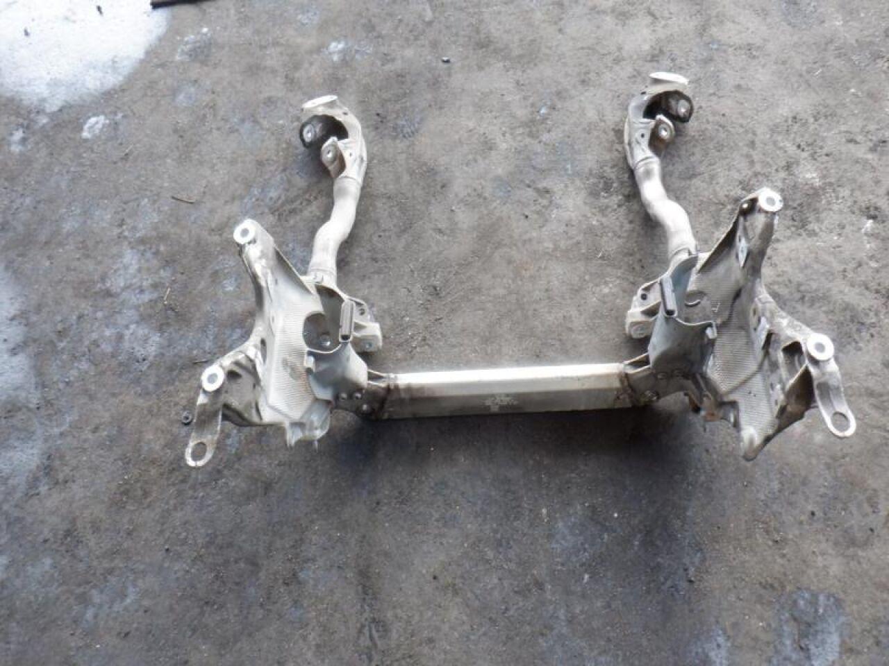 Балка под двс AUDI A4 8K2 CDHB ,AUB8-52416 ,AUB8-52416 1 ракурс Балка под двс AUDI A4 8K2 CDHB ,AUB8-52416 ,AUB8-52416 1 ракурс
