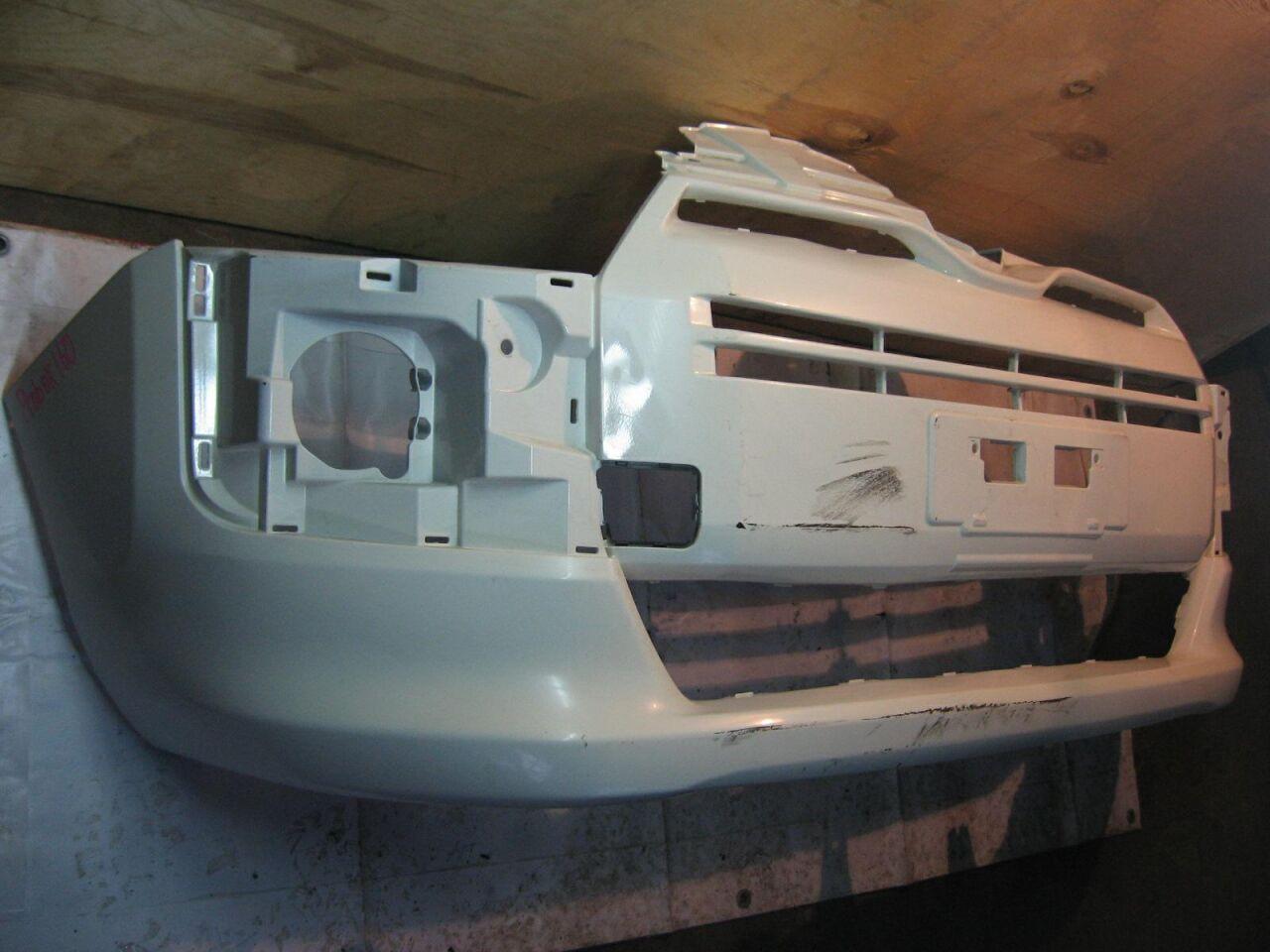 Бампер передний TOYOTA PROBOX NCP160 3 ракурс