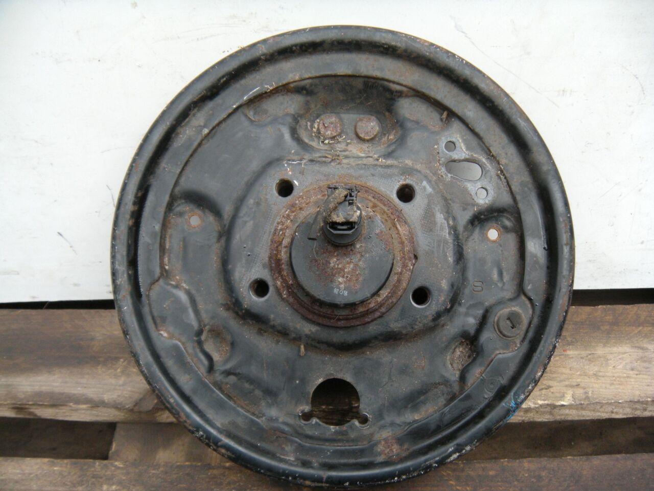 Ступица левая задняя TOYOTA NOAH,VOXY AZR60 1AZ 42450-44020 2 ракурс