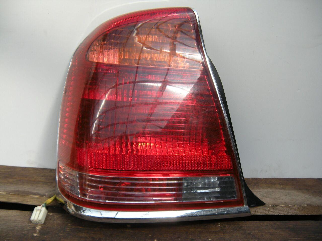 トヨタ 17 マジェスタ 純正? ヘッドライト 右側 加工品？ HID KOITO 30