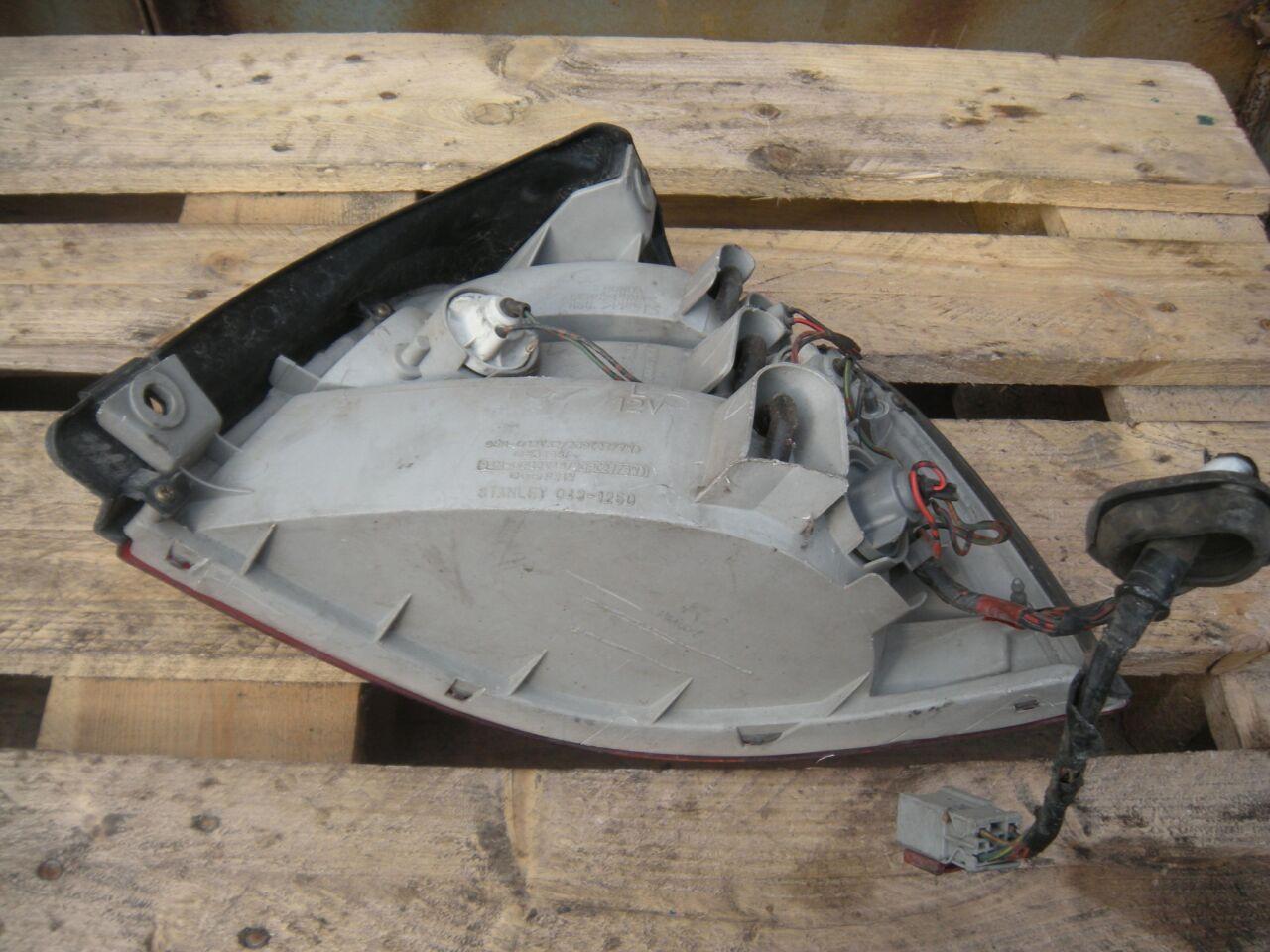 Стоп-сигнал левый задний HONDA ACCORD CD3, CD4, CD5, CD6, CD7, CD8, CE1, CF2 1250,1066,0431250 2 ракурс