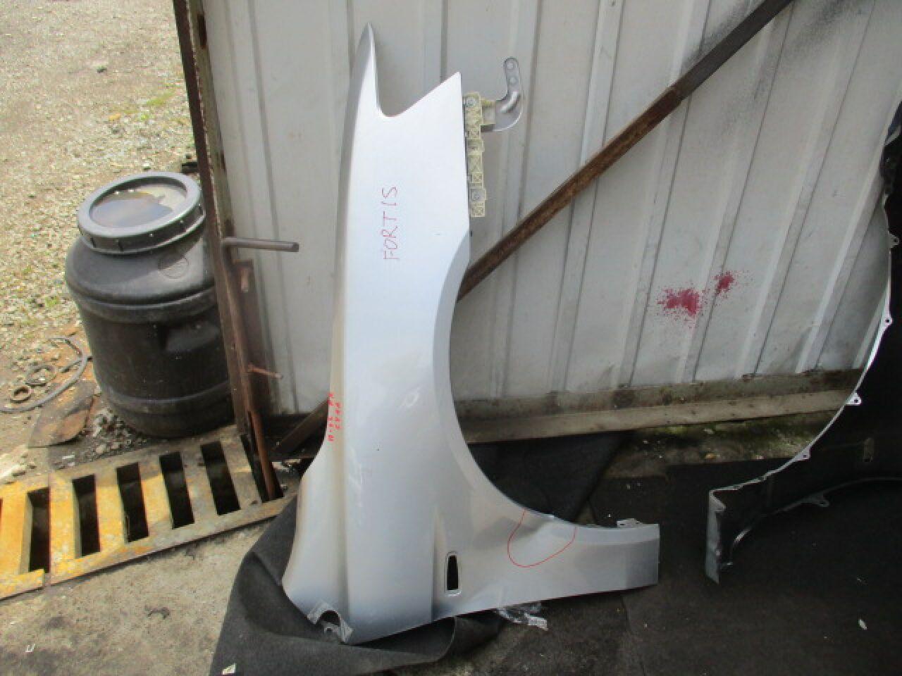 Крыло правое переднее MITSUBISHI GALANT FORTIS CY3A CY4A CY6A - 1 ракурс