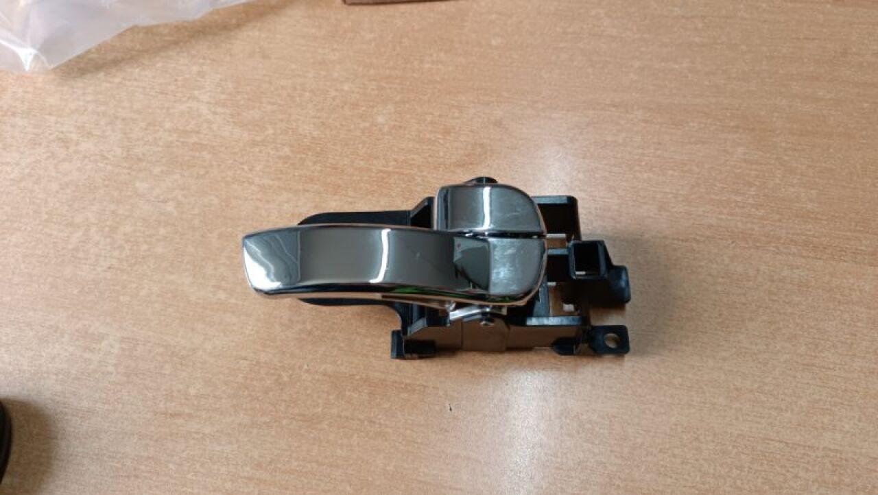 Ручка двери правая NISSAN DUALIS J10, KJ10, KNJ10, NJ10 MR20DE 80670JD00B 2 ракурс