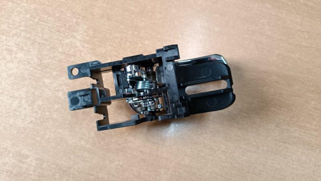 Ручка двери левая NISSAN DUALIS J10, KJ10, KNJ10, NJ10 MR20DE 80671JD00D 3 ракурс