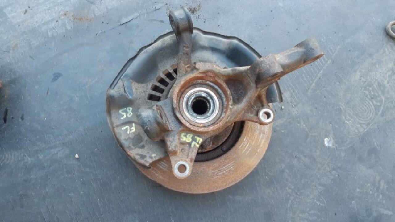Ступица левая передняя TOYOTA VOXY, ESQUIRE, NOAH ZRR85, ZRR85G, ZRR85W 3ZRFAE 4WD 3 ракурс